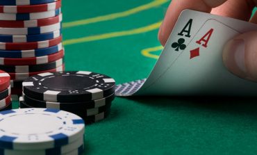 Разыгрывать руки в покере