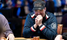 Фил Хельмут охотится за 17-м браслетом WSOP в ивенте Razz за $10,000