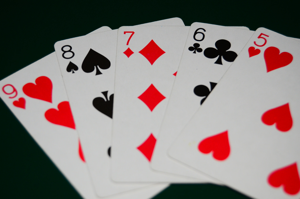 Козырные старшие карты. Стрит Покер комбинация с тузом. Комбинации покера стрит от туза. Стрит с 2 и тузом. Стрейт в покере.